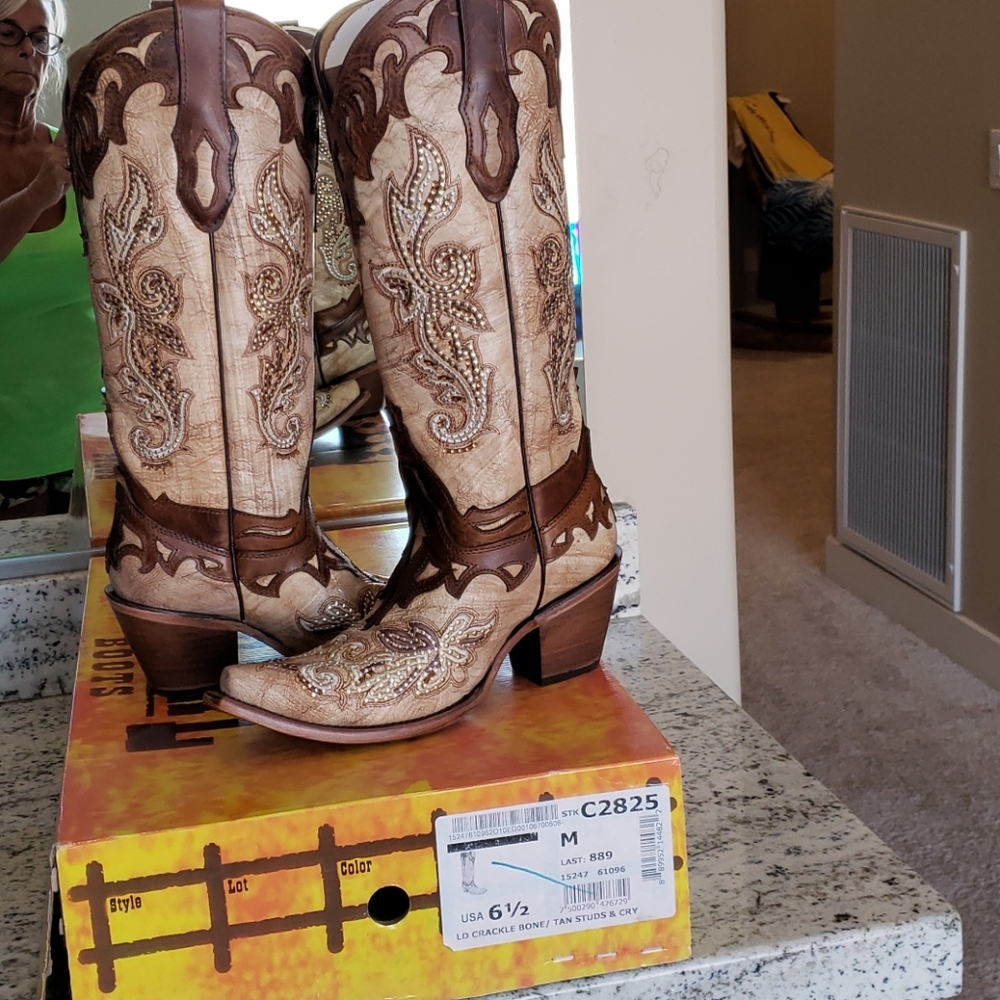Womens Corral boots size 6.5 NWB
